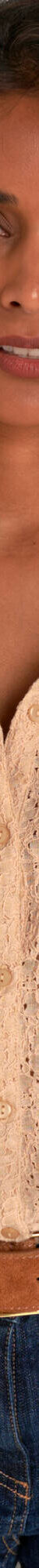 Blouse col montant volantée, dentelle (sable) Blouse col montant volantée, dentelle (sable)